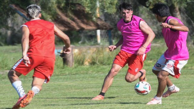 En el Regional Amateur, Atlético Paraná irá por el quinto ascenso en los últimos 16 años. En el Regional Amateur, Atlético Paraná irá por el quinto ascenso en los últimos 16 años.