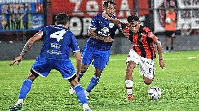 Patronato viene de perder 2 a 1 ante Gimnasia y Tiro de Salta. Patronato viene de perder 2 a 1 ante Gimnasia y Tiro de Salta.
