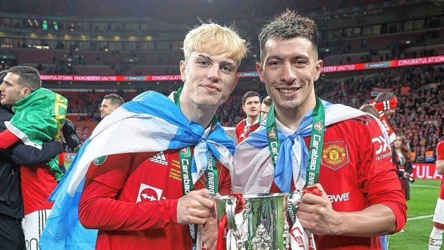 El delantero argentino, Alejandro Garnacho, destacó su relación con Lisandro Martínez en Manchester United y aseguró que es como un padre para él.
