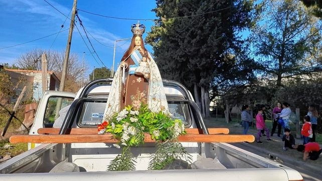 Por los barrios. La Virgen del Carmen y su recorrida por distintas instituciones, capillas y ermitas. Por los barrios. La Virgen del Carmen y su recorrida por distintas instituciones, capillas y ermitas.