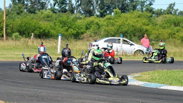 El Karting Entrerriano corre en Paraná. El Karting Entrerriano corre en Paraná.