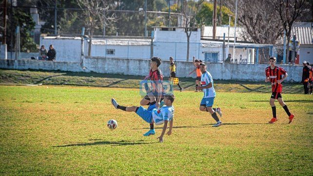 Belgrano derrotó 2 a 0 a Patronato y le sacó seis de ventaja a Peñarol. Belgrano derrotó 2 a 0 a Patronato y le sacó seis de ventaja a Peñarol.