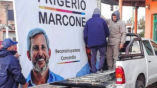 Obligan a retirar los pasacalles.