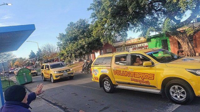 Los Bomberos Voluntarios recorrieron las calles de Paraná. Los Bomberos Voluntarios recorrieron las calles de Paraná.