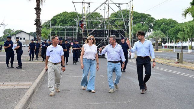 El gobierno provincial coordina el operativo de seguridad en la Fiesta Nacional del Mate. El gobierno provincial coordina el operativo de seguridad en la Fiesta Nacional del Mate.