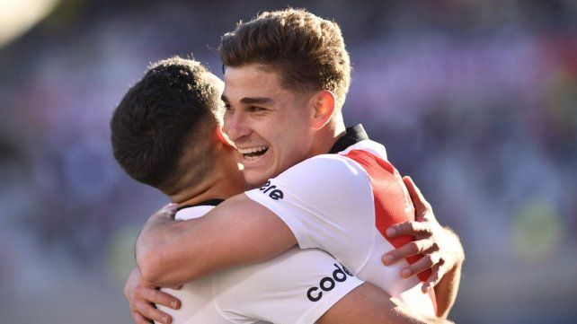 Julián Álvarez: Hay acuerdo de los clubes por el pase.