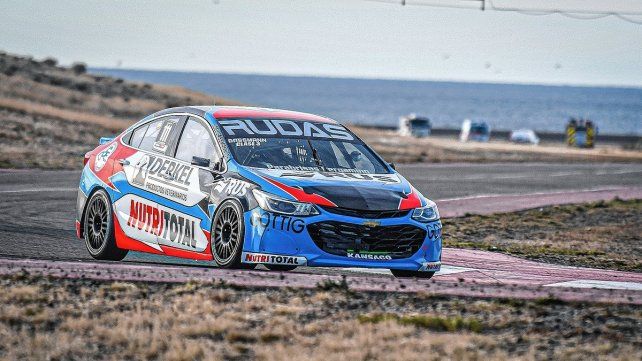 Joel Gassmann puso arriba al Chevrolet Cruze. Joel Gassmann puso arriba al Chevrolet Cruze.