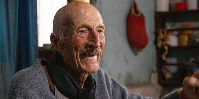 Feliz. Andar entre las vacas y en las cosechas desde chico, con escasa tecnología, y disfrutar el tango, el pasodoble y el chamamé en la juventud.