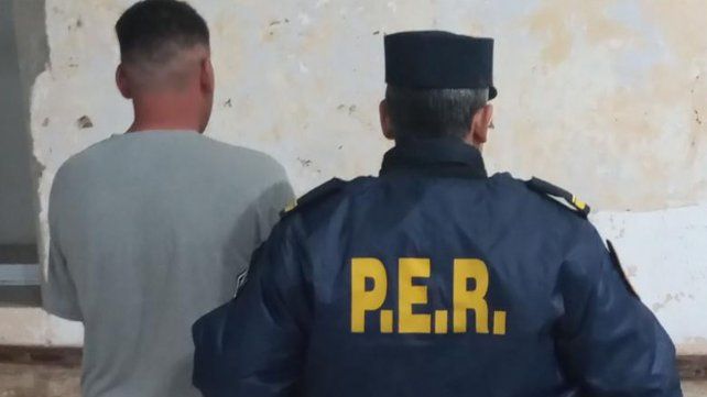 Detuvieron a un joven que apuñaló a dos personas en La Paz. Detuvieron a un joven que apuñaló a dos personas en La Paz.
