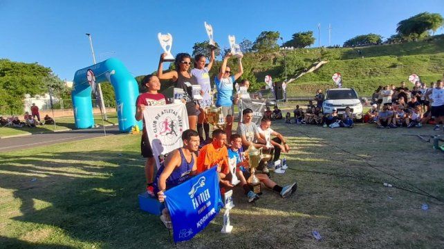 Malvinas, NO Olvidar: Alvaro Nocenti y María Rivero, los ganadores de la general. Malvinas, NO Olvidar: Alvaro Nocenti y María Rivero, los ganadores de la general.