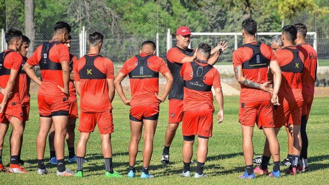 Walter Otta evaluará otras alternativas en el 11 inicial.