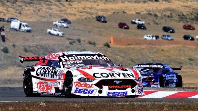 Mariano Werner corre en Centenario. Mariano Werner corre en Centenario.