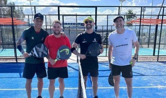 Enzo Pérez se divierte jugando al Pádel con su familia. Enzo Pérez se divierte jugando al Pádel con su familia.