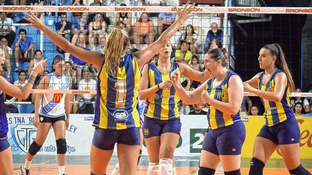 Juliana Cot (puños apretados): "Orgullosa de estar en la familia de San José". Juliana Cot (puños apretados): "Orgullosa de estar en la familia de San José".