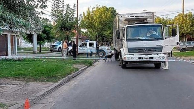 Paraná: un hombre de 80 años fue embestido por un camión y falleció