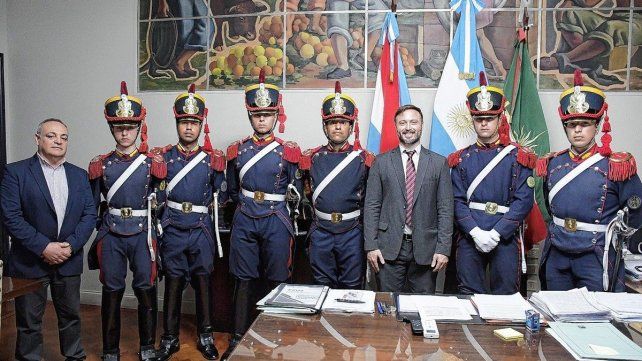 Los Granaderos llevaron el Sable Corvo a Concordia. Los Granaderos llevaron el Sable Corvo a Concordia.