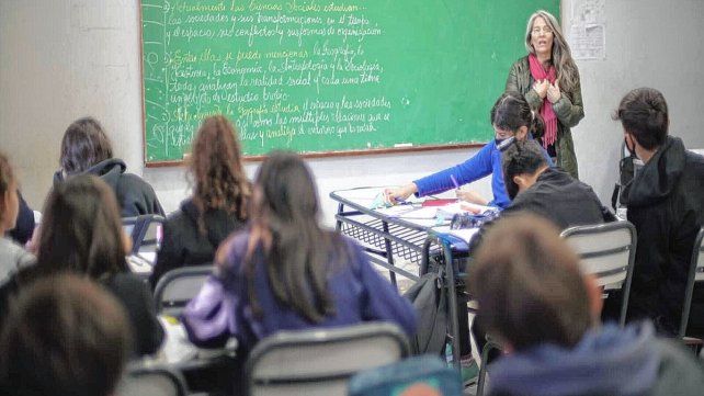 Al sostenimiento de la escala numérica de 4 al 10, se añadirá informe descriptivo en casos de no aprobación de materias, informaron desde CGE