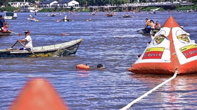 105 nadadores en la Maratón del Thompson