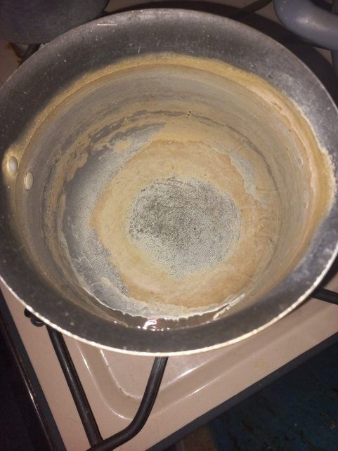 Vecinos de Paraná II preocupados por el estado del agua que sale de las canillas Vecinos de Paraná II preocupados por el estado del agua que sale de las canillas