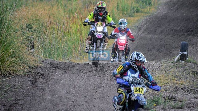 La primera competencia tuvo el rugir de más de 60 motores de diferentes categorías.