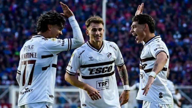 Platense derrotó a San Lorenzo y se instaló en la final del Torneo Apertura. Platense derrotó a San Lorenzo y se instaló en la final del Torneo Apertura.