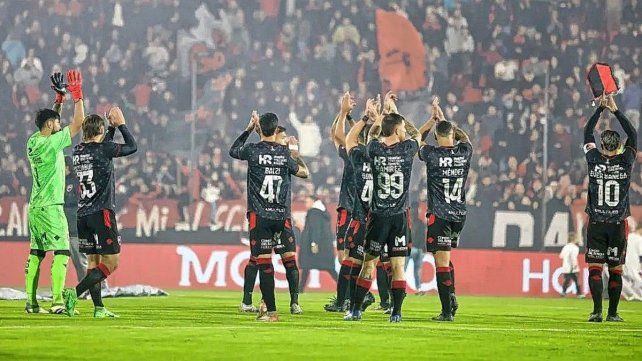 Newell's ganó de local en el final. Newell's ganó de local en el final.