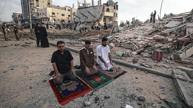 Para que acabe la guerra, el diputado dijo que es necesario que Israel abandone la ocupación de los territorios palestinos.