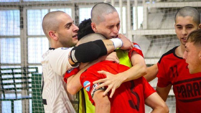 Paraná espera rival en semifinales. Paraná espera rival en semifinales.