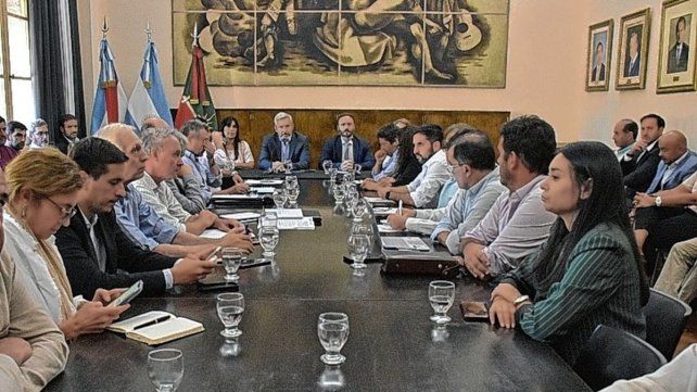 El gobernador Frigerio mantuvo reunión de trabajo en Concordia. El gobernador Frigerio mantuvo reunión de trabajo en Concordia.