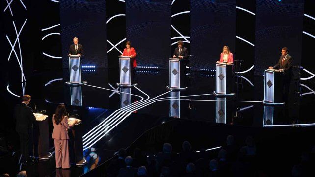 Uno de los dos debates previos a las elecciones generales del 22 de octubre. Uno de los dos debates previos a las elecciones generales del 22 de octubre.