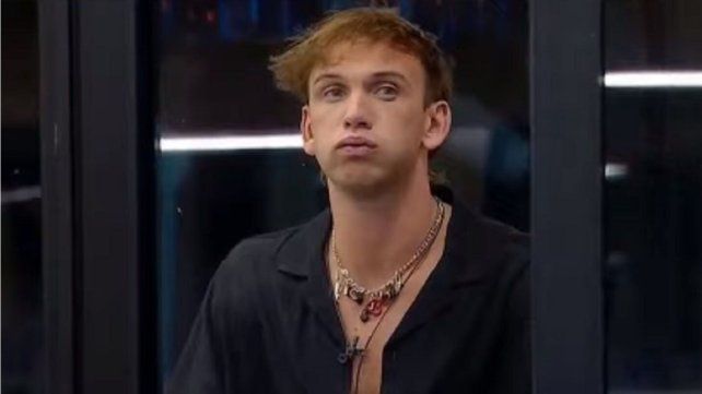 Ya solo en la casa, Bautista lloró al darse cuenta de que se había convertido en el campeón del reality. Sumido en lágrimas, tomó su valija y escuchó las palabras del Gran Hermano Ya solo en la casa, Bautista lloró al darse cuenta de que se había convertido en el campeón del reality. Sumido en lágrimas, tomó su valija y escuchó las palabras del Gran Hermano