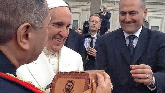El presidente del cuartel de Bomberos Voluntarios de Ceibas tuvo la oprtunidad de encontrarse con Francisco varias veces durante su papado. El presidente del cuartel de Bomberos Voluntarios de Ceibas tuvo la oprtunidad de encontrarse con Francisco varias veces durante su papado.
