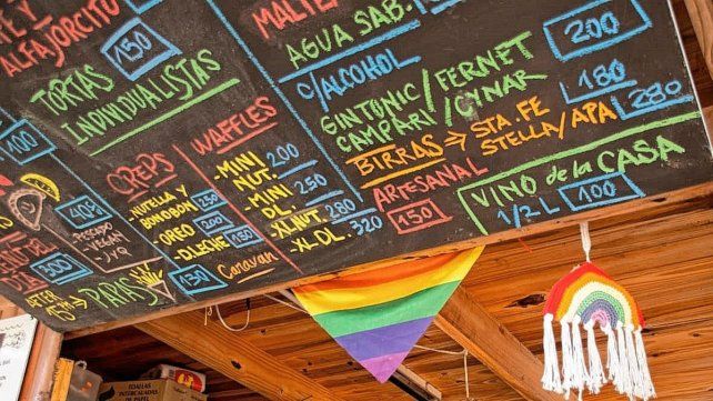 El espacio cultural Parientes del Bar ofrece también gastronomía y bebidas.