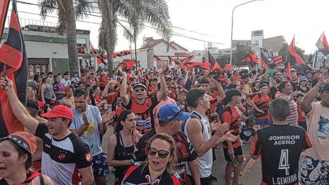 Patronato y el banderazo de sus hinchas.
