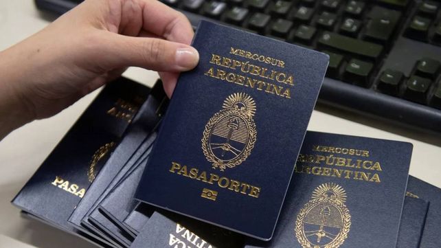 Estados Unidos frenó el trámite para que los argentinos puedan viajar sin visa. Estados Unidos frenó el trámite para que los argentinos puedan viajar sin visa.