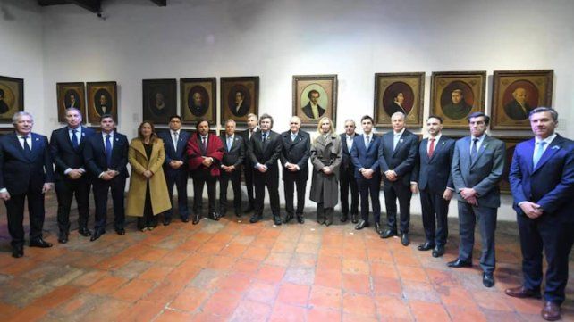El Gobierno nacional acentuó el recorte de fondos a las provincias. El Gobierno nacional acentuó el recorte de fondos a las provincias.