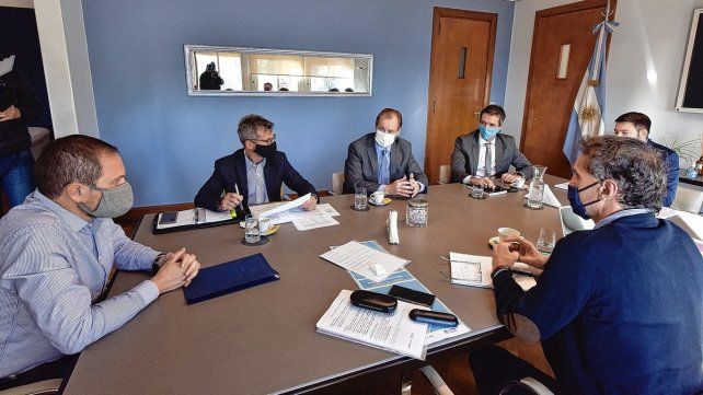 Bordet presentó el proyecto a Katopodis para el hospital modular de Santa Elena.