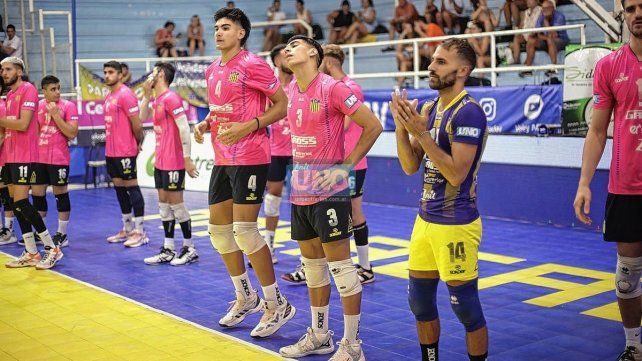 Este viernes, a las 13, Gross Paracao juega ante UVT de San Juan.