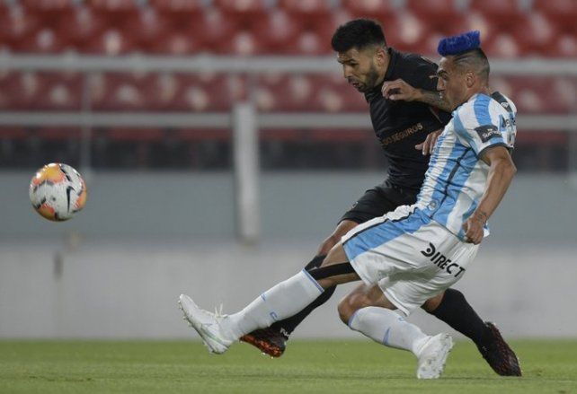 Silvio Romero marcó para los dueños de casa.