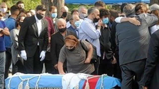 Familiares y allegados de Carlos Menem lo despidieron este lunes por la tarde.