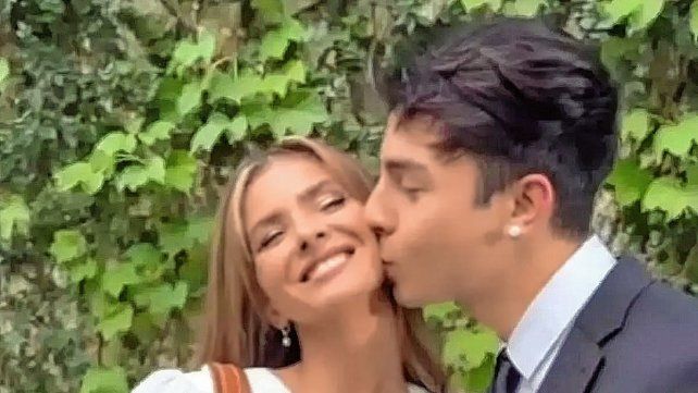 En las últimas horas aparecieron unas imágenes que encendieron el rumor de boda entre la China Suárez y Rusherking