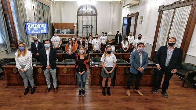 Laura Stratta encabez&oacute; el acto de apertura del Senado Juvenil, junto a Mart&iacute;n M&uuml;ller, del CGE.