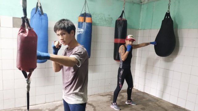 Elías Jaime y Soledad Rodríguez entrenándose en las instalaciones del Club Atlético San Miguel del Suroeste. Elías Jaime y Soledad Rodríguez entrenándose en las instalaciones del Club Atlético San Miguel del Suroeste.