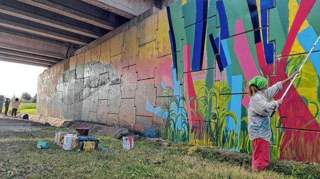 El hidroesmalte le brinda una mayor durabilidad al trabajo en el mural de Paraná.