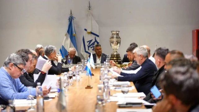 La mesa chica de AFA. La mesa chica de AFA.