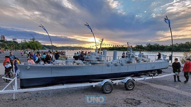 La réplica del Crucero General Belgrano llegará a la costa este viernes.