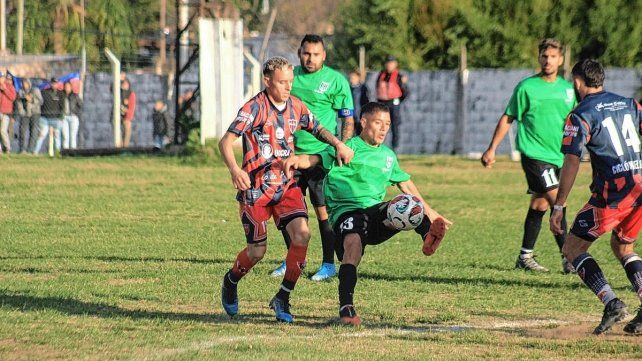 Banfield y Ciclón del Sur se bajan de la liga. Banfield y Ciclón del Sur se bajan de la liga.