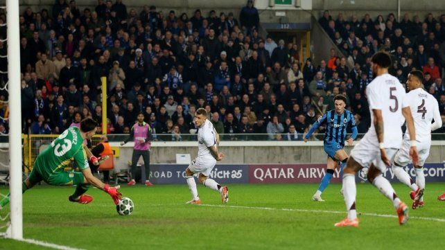 Dibu Martínez fue fundamental en la victoria del Aston Villa. Dibu Martínez fue fundamental en la victoria del Aston Villa.