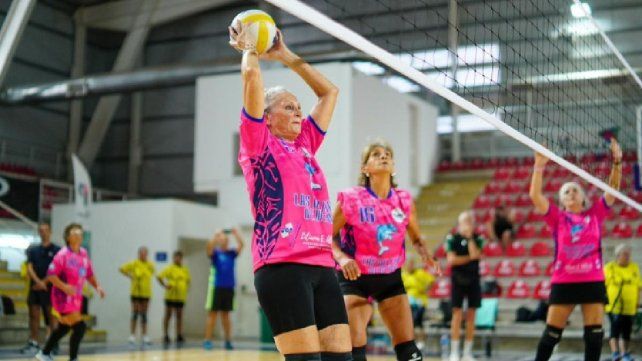 Hernández recibe a 70 equipos de todo el país Hernández recibe a 70 equipos de todo el país