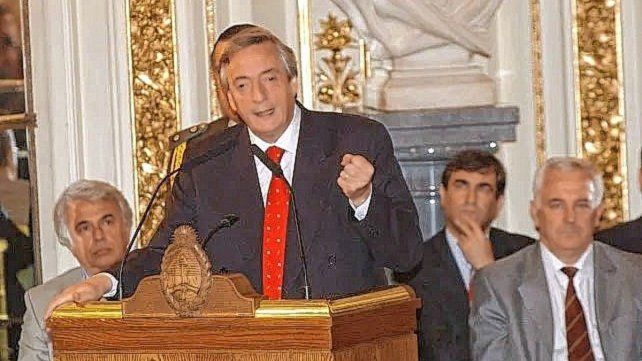 Los memoriosos usan hoy Twitter para evocar al fallecido ex presidente Néstor Kirchner, pero también para analizar lo mucho que cambió la situación